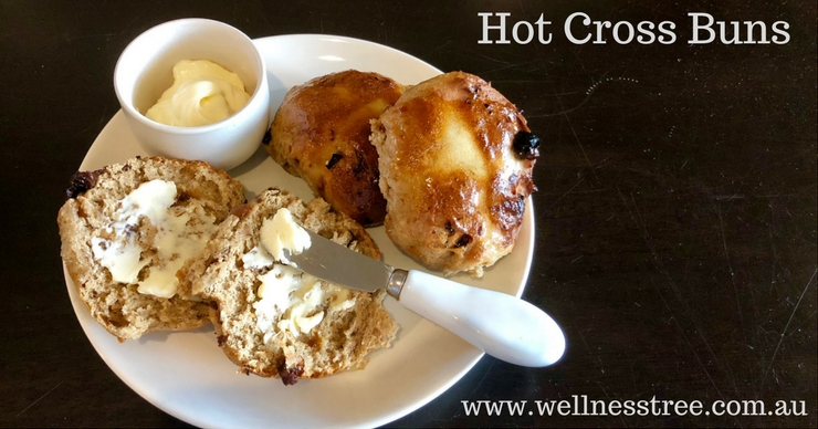 SPELT HOT CROSS BUNS